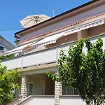 公寓 In Mit Privatem Balkon By Interhome *
