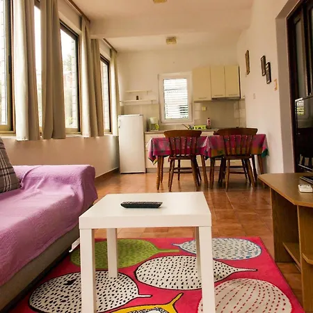 Apartman In Mit Privatem Balkon By Interhome Palit