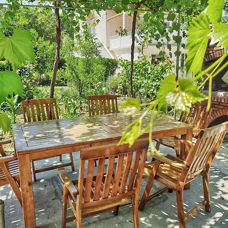 In Mit Privatem Balkon By Interhome 아파트 *