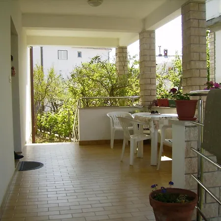In Mit Privatem Balkon By Interhome 아파트 *
